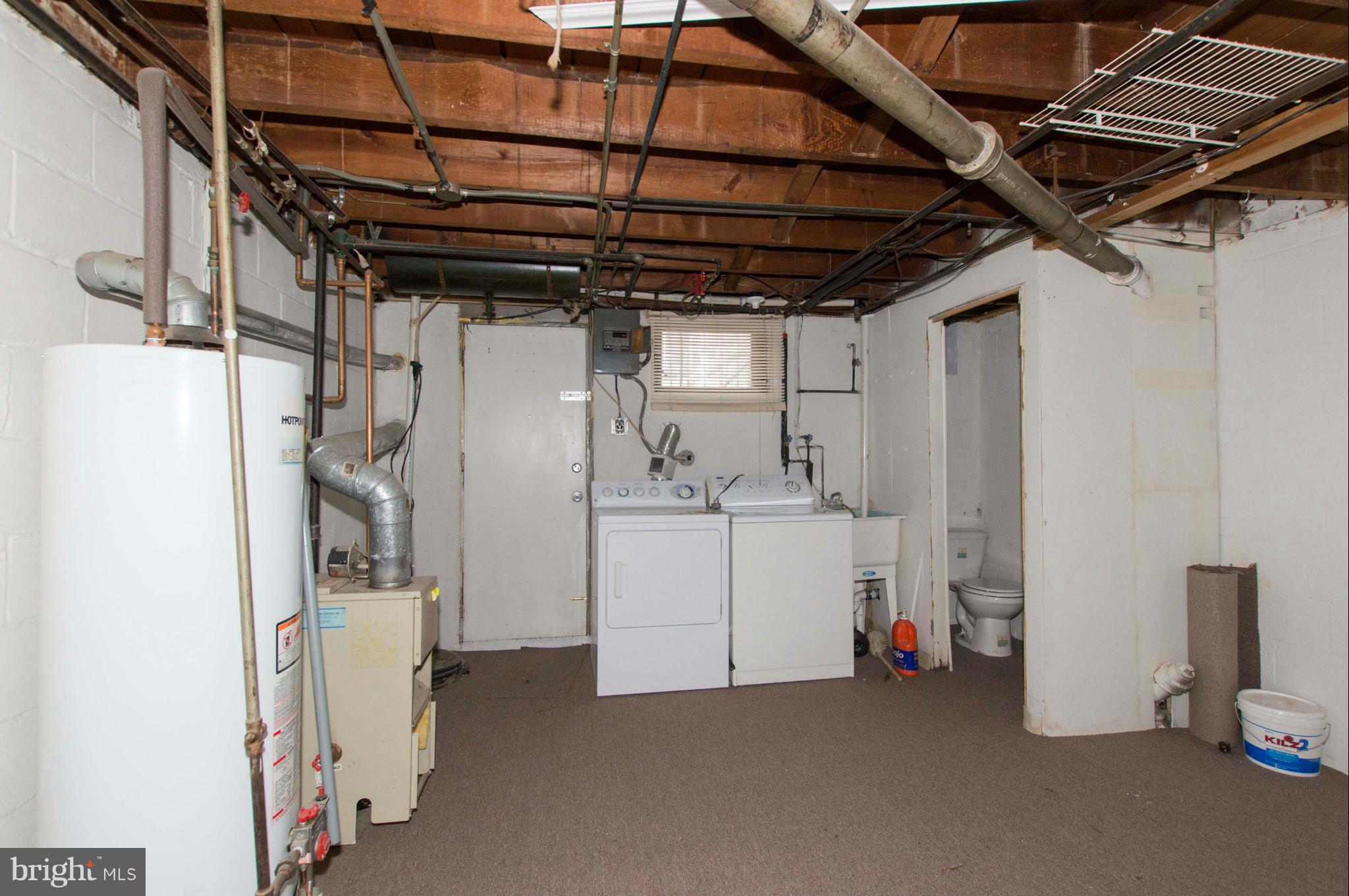 3546 Benzinger Road Baltimore, MD 21229 - Photo 25 of 30 IStorage/ Laundry Room