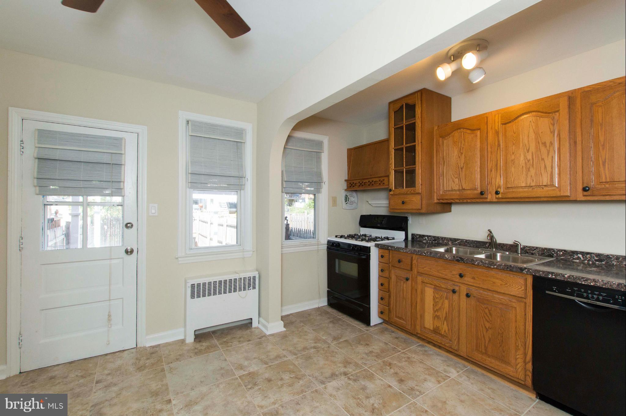 3546 Benzinger Road Baltimore, MD 21229 - Photo 10 of 30 Kitchen