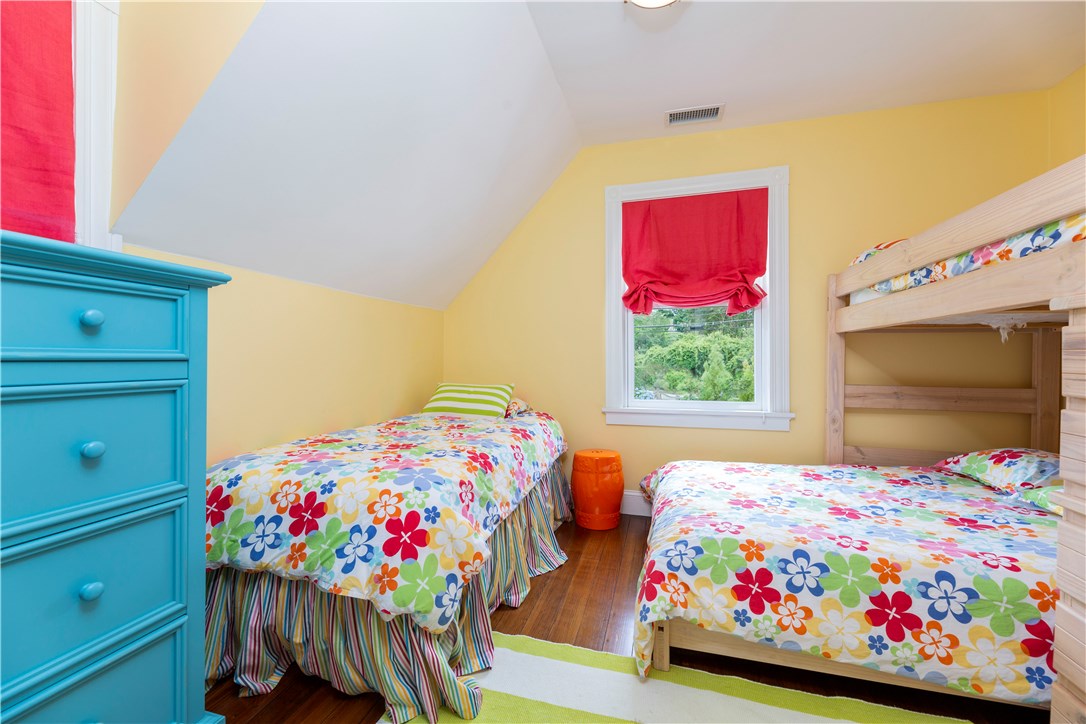 9 Bryer Avenue Jamestown, RI 02835 - Photo 40 of 48