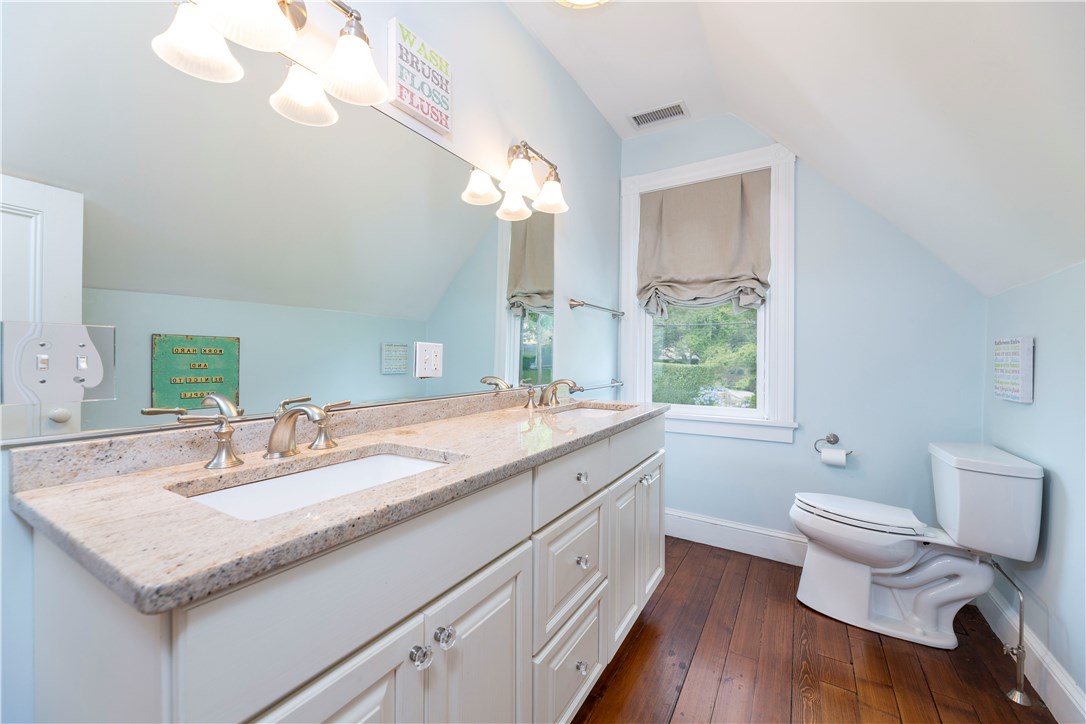 9 Bryer Avenue Jamestown, RI 02835 - Photo 45 of 48