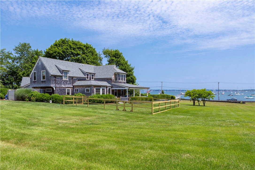 9 Bryer Avenue Jamestown, RI 02835 - Photo 7 of 48