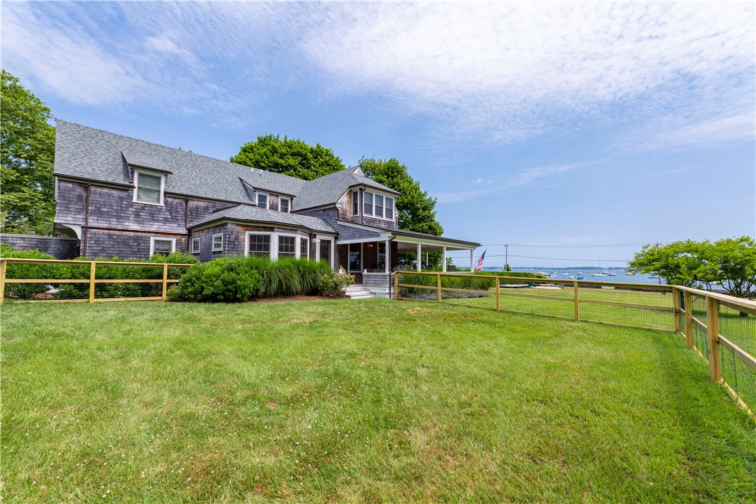 9 Bryer Avenue Jamestown, RI 02835 - Photo 9 of 48