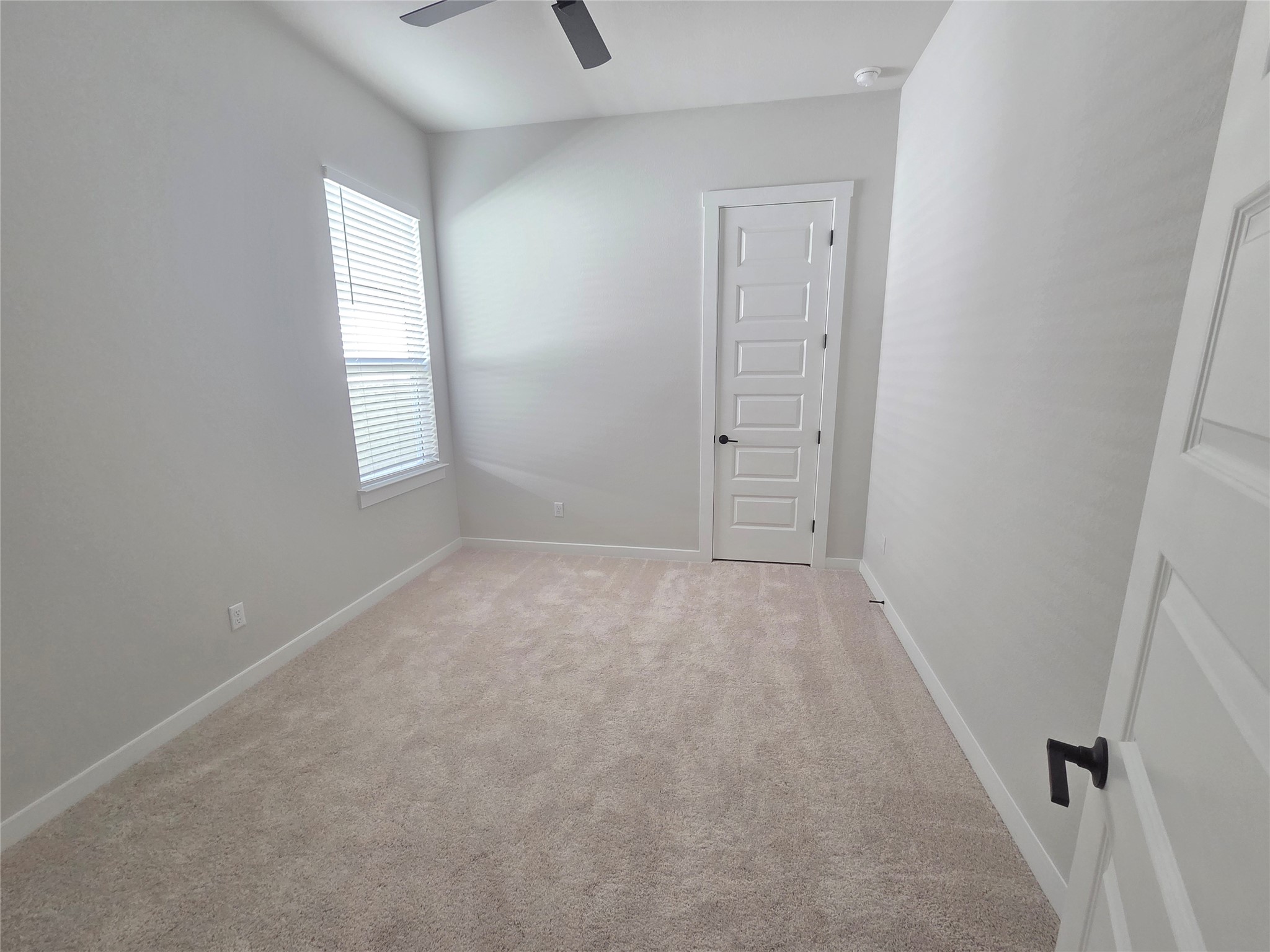 332 Marisol Bend Georgetown, TX 78626 - Photo 10 of 31 an empty room with windows and closet