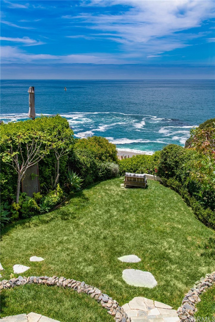 31597 Table Rock Drive Laguna Beach, CA 92651 - Photo 75 of 75 a view of a backyard of a house