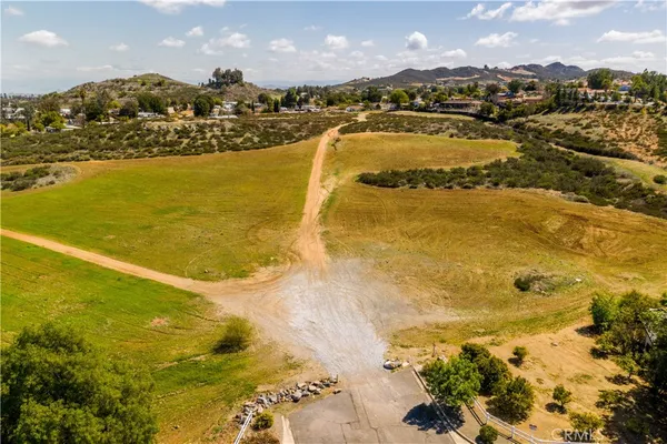 $399,900 | 33552 Windmill Road, Wildomar, CA 92595