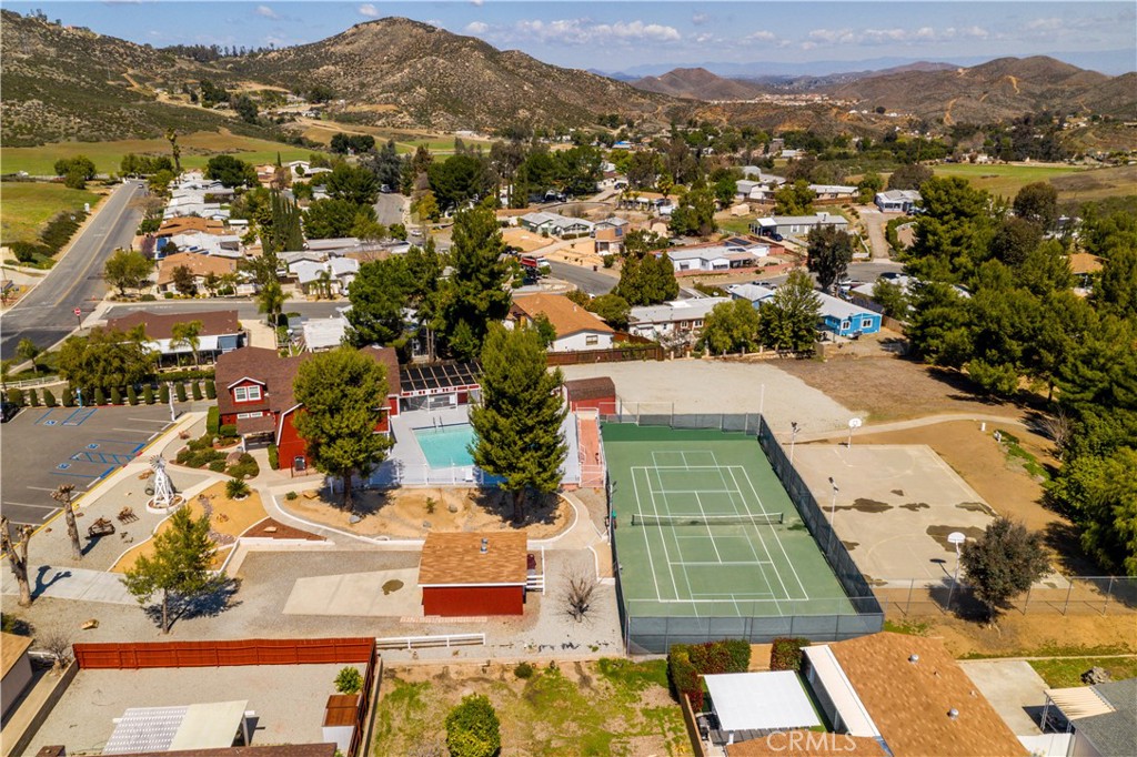 33552 Windmill Road Wildomar, CA 92595 - Photo 32 of 57 Community