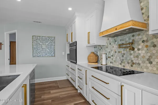 $3,650 | 201 West Glenn Street, Atlantic Beach, NC 28512