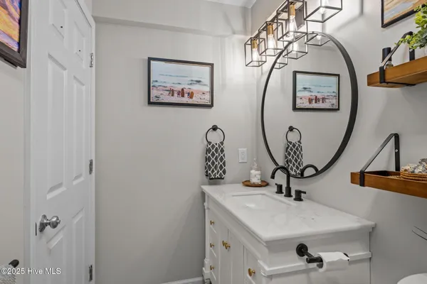 $3,650 | 201 West Glenn Street, Atlantic Beach, NC 28512