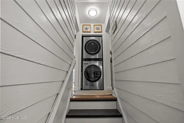 $3,650 | 201 West Glenn Street, Atlantic Beach, NC 28512