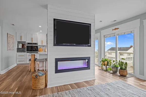 $3,650 | 201 West Glenn Street, Atlantic Beach, NC 28512