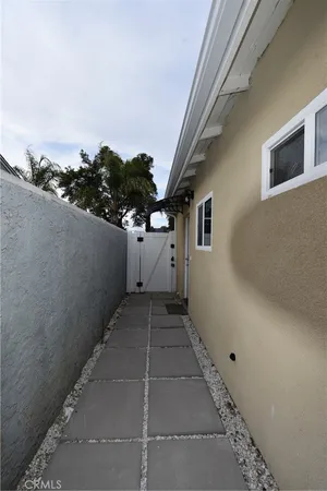 $2,000 | 18750 Valerio Street, Reseda, CA 91335