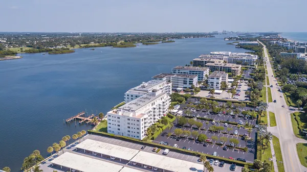 $2,950 | 2840 South Ocean Boulevard, Unit 1090, Palm Beach, FL 33480