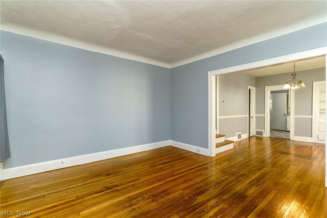 2592-2594 Colchester Road Cleveland, OH 44106 - Photo 4 of 29