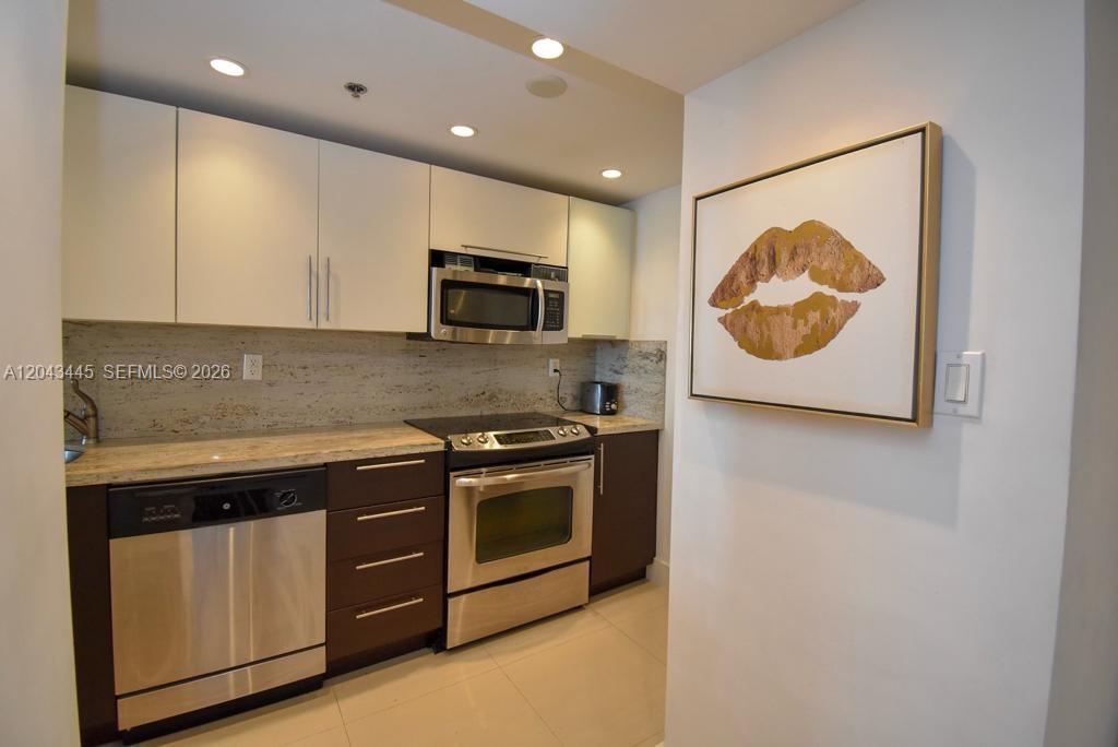 100 Lincoln Road, Unit 1507 Miami Beach, FL 33139 - Photo 4 of 11
