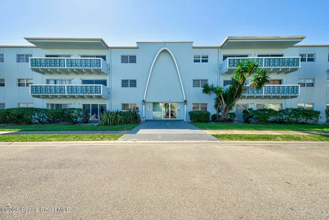 $1,650 | 223 Columbia Drive, Unit 206, Cape Canaveral, FL 32920