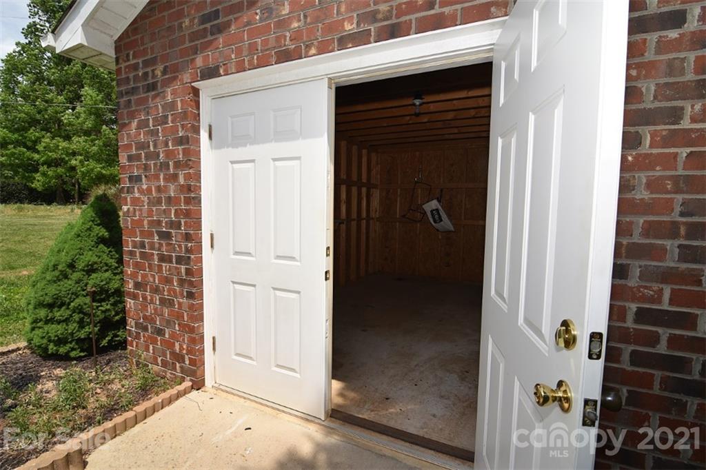 508 Rock Barn Road Northeast Conover, NC 28613 - Photo 11 of 48 Gallery Image 11
