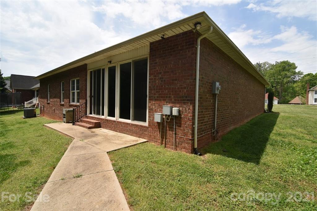 508 Rock Barn Road Northeast Conover, NC 28613 - Photo 13 of 48 Gallery Image 13