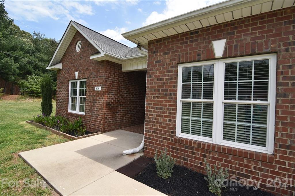 508 Rock Barn Road Northeast Conover, NC 28613 - Photo 5 of 48 Gallery Image 5