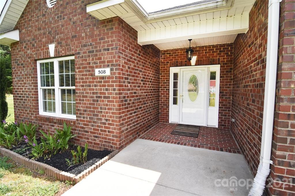 508 Rock Barn Road Northeast Conover, NC 28613 - Photo 6 of 48 Gallery Image 6