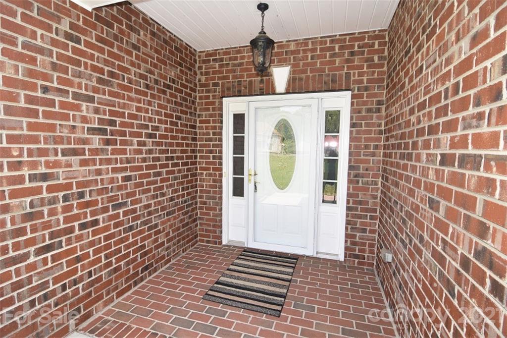 508 Rock Barn Road Northeast Conover, NC 28613 - Photo 7 of 48 Gallery Image 7