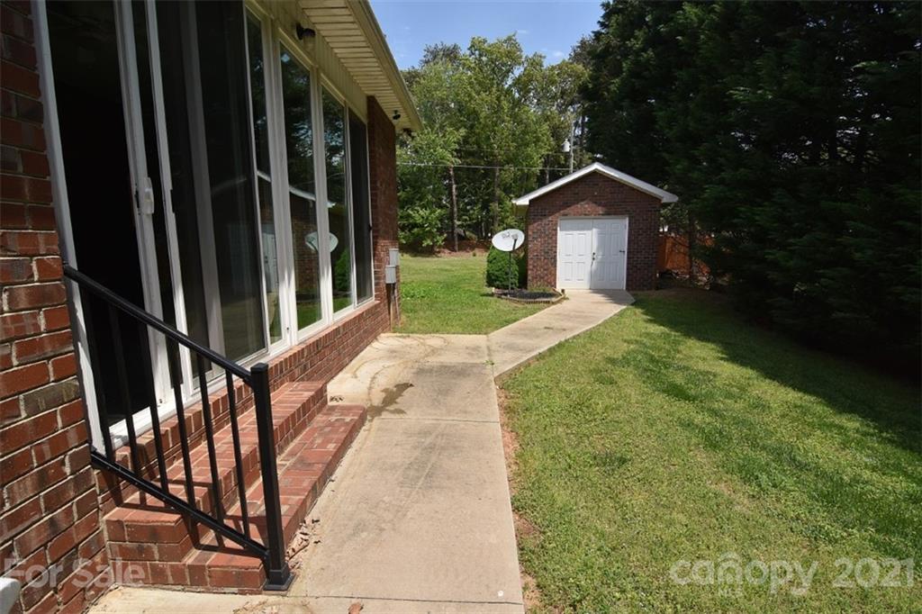 508 Rock Barn Road Northeast Conover, NC 28613 - Photo 10 of 48 Gallery Image 10