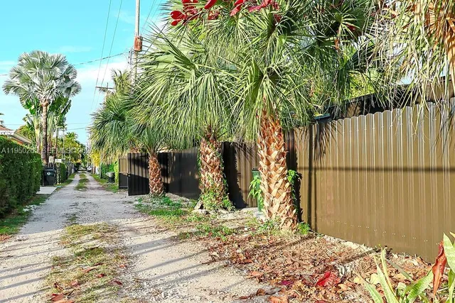 $1,425,000 | 588 Palmetto Drive, Miami Springs, FL 33166