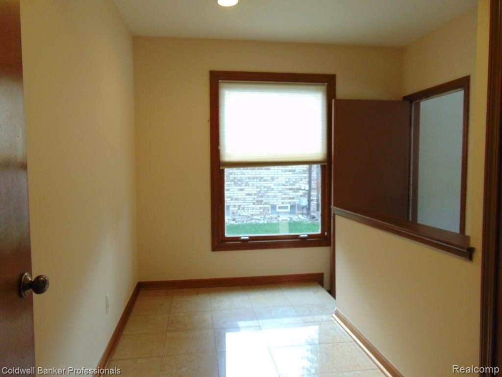 21237 Parklane Road Farmington Hills, MI 48335 - Photo 42 of 56