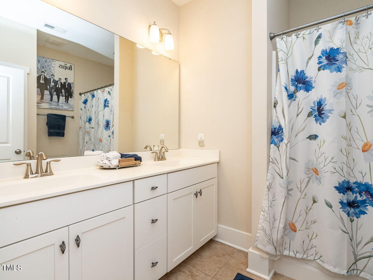 5305 Forsyth Park Street Raleigh, NC 27616 - Photo 26 of 48 2nd Floor Full Bathroom