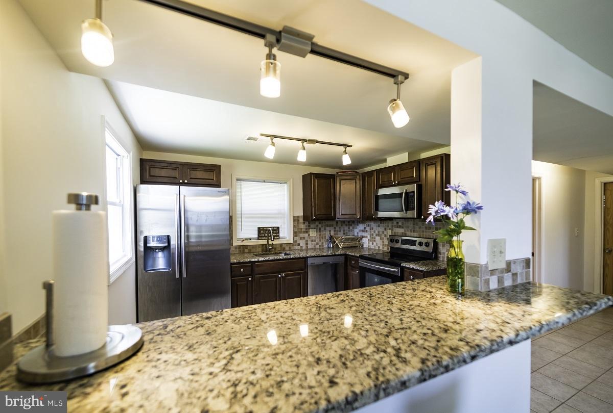 7926 Frye Road Alexandria, VA 22309 - Photo 4 of 15 Kitchen