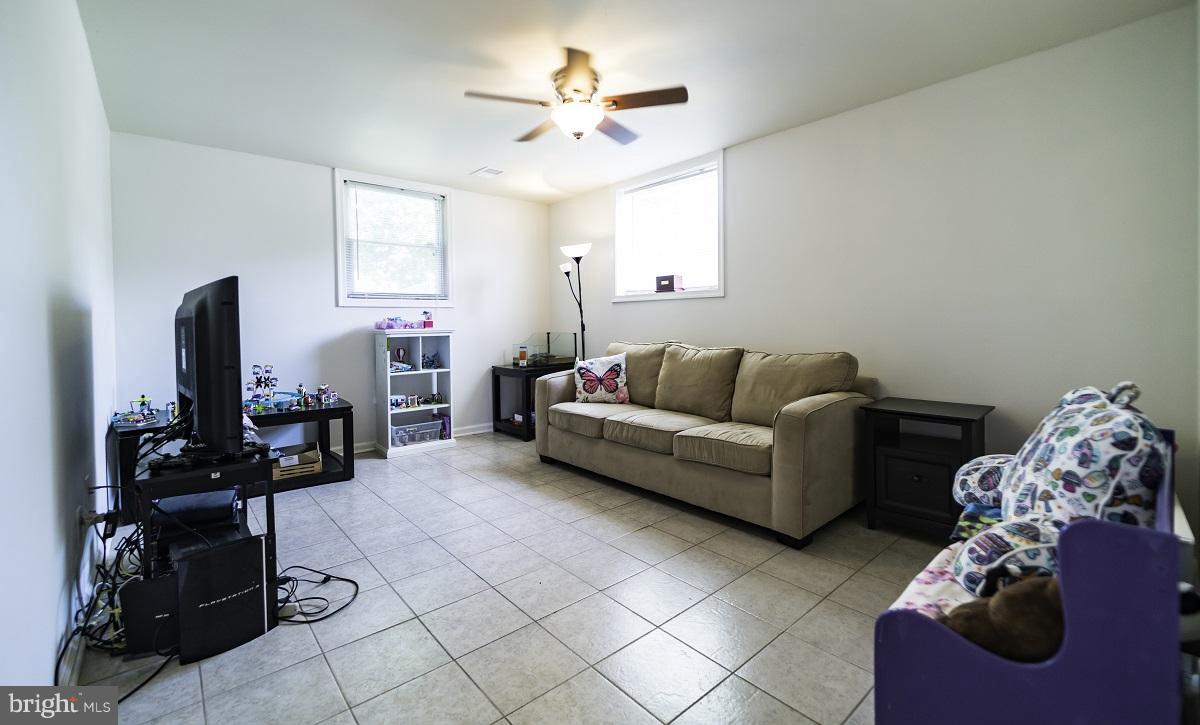 7926 Frye Road Alexandria, VA 22309 - Photo 7 of 15 Family Room