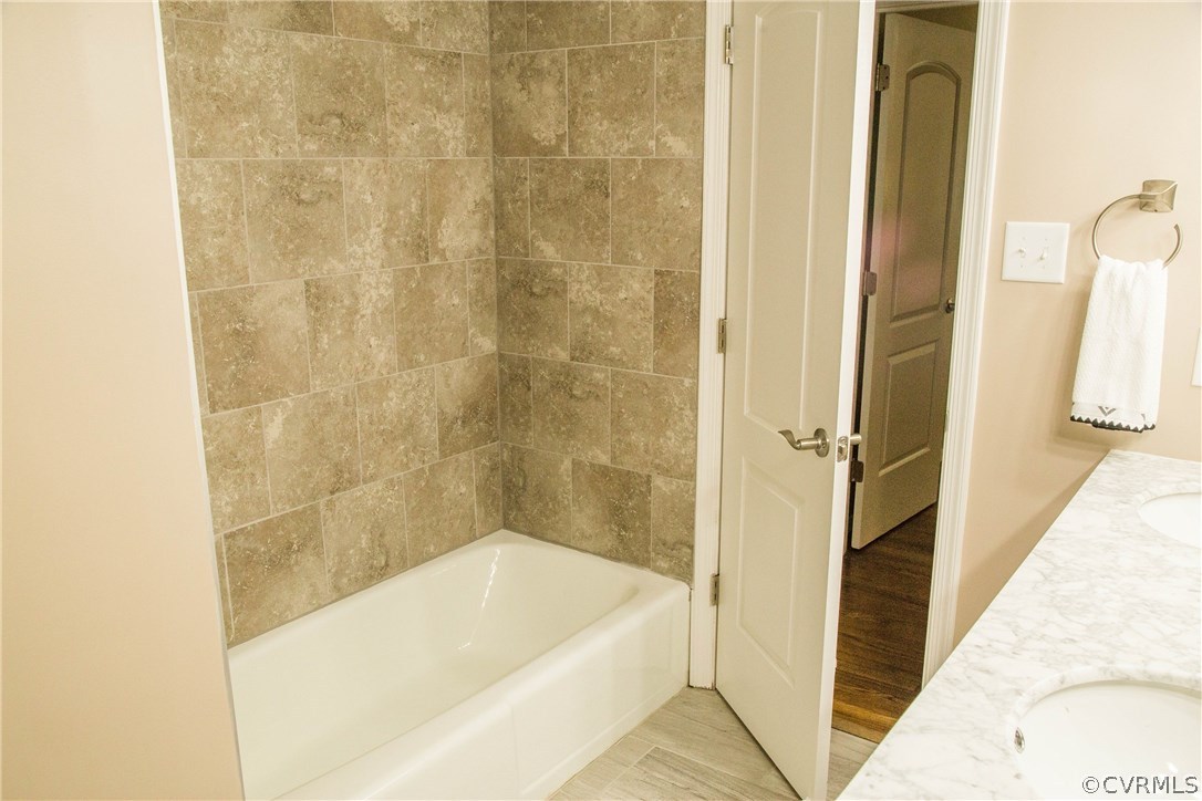 1768 Altman Road Henrico, VA 23228 - Photo 35 of 47 Shared bathroom from hall to bedroom