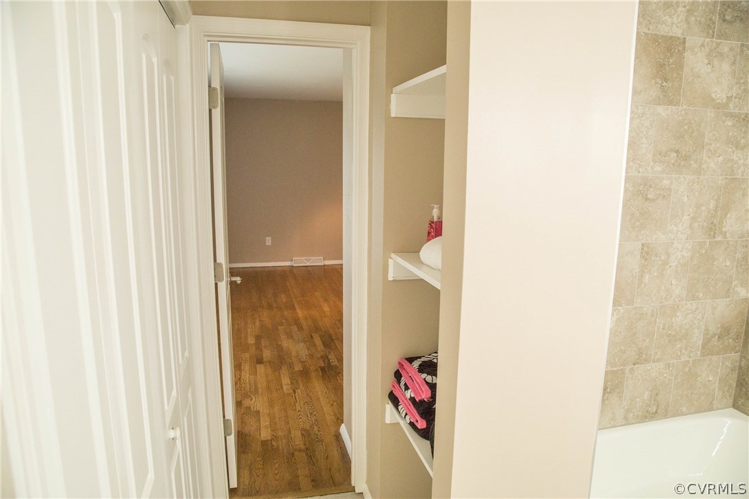 1768 Altman Road Henrico, VA 23228 - Photo 36 of 47 Shared bathroom from hall to bedroom