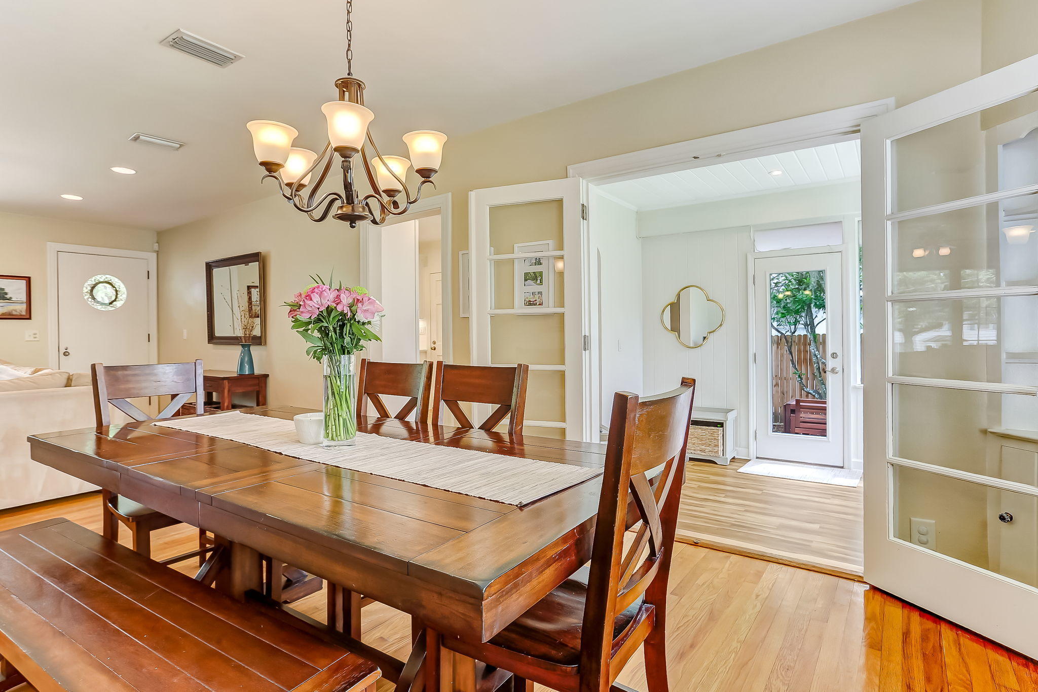 1516 Lorimier Road Jacksonville, FL 32207 - Photo 12 of 41 Dining room with views into sunroom