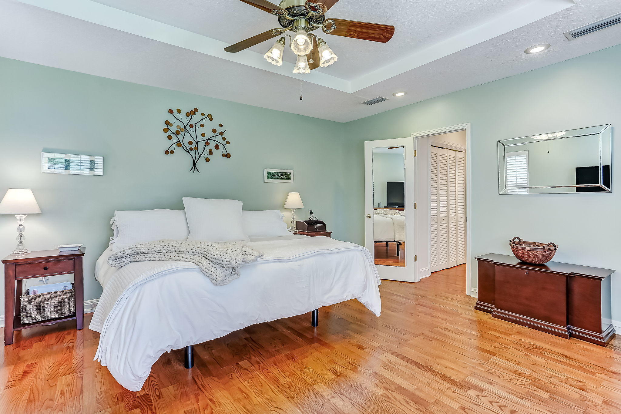 1516 Lorimier Road Jacksonville, FL 32207 - Photo 25 of 41 Owner's Suite with tray ceiling