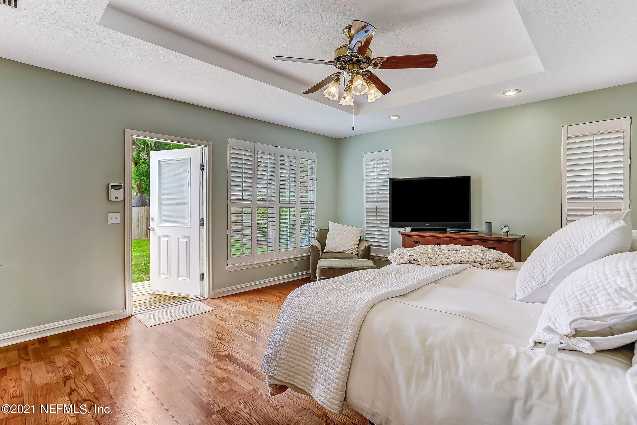 1516 Lorimier Road Jacksonville, FL 32207 - Photo 26 of 41 Private exit to the backyard