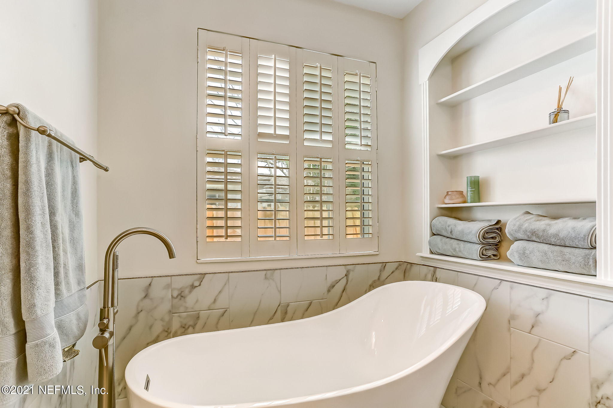 1516 Lorimier Road Jacksonville, FL 32207 - Photo 28 of 41 Soaking tub