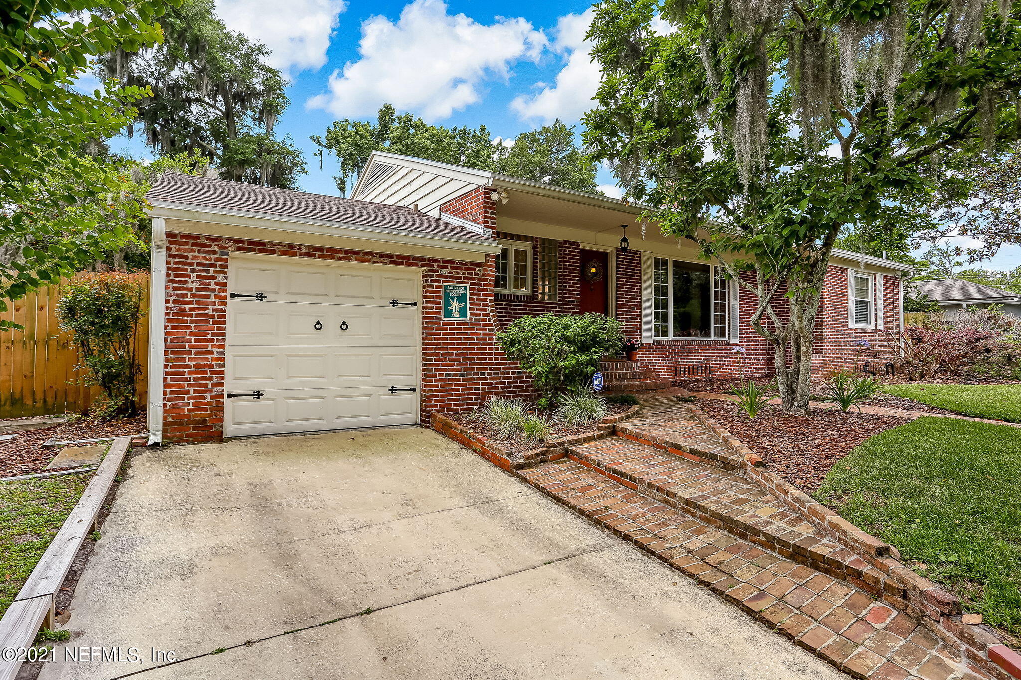 1516 Lorimier Road Jacksonville, FL 32207 - Photo 3 of 41 One car garage
