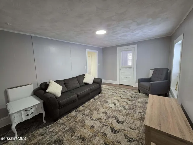 $1,075 | 98 L Summer Street, Adams, MA 01220