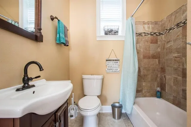 $1,700 | 512 Pelican Avenue, Unit B, New Orleans, LA 70114