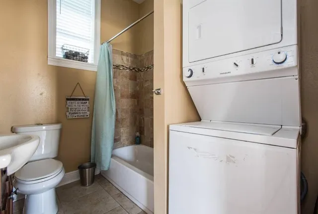 $1,700 | 512 Pelican Avenue, Unit B, New Orleans, LA 70114