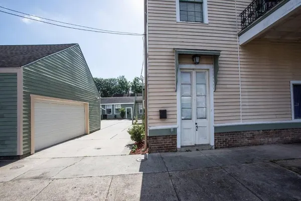 $1,700 | 512 Pelican Avenue, Unit B, New Orleans, LA 70114