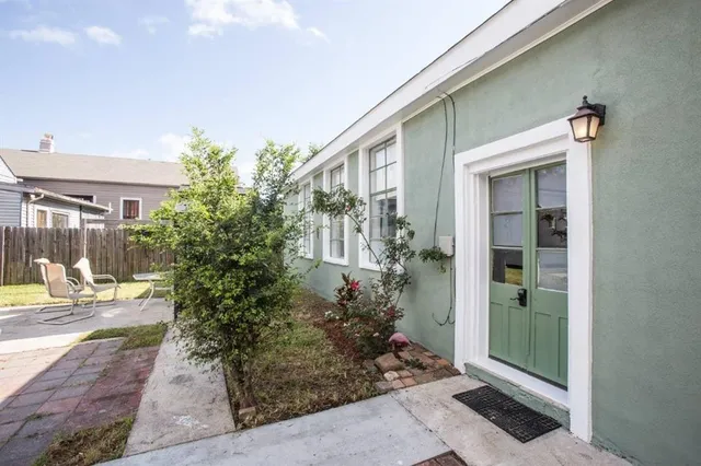 $1,700 | 512 Pelican Avenue, Unit B, New Orleans, LA 70114