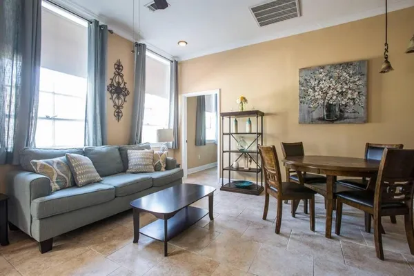 $1,700 | 512 Pelican Avenue, Unit B, New Orleans, LA 70114