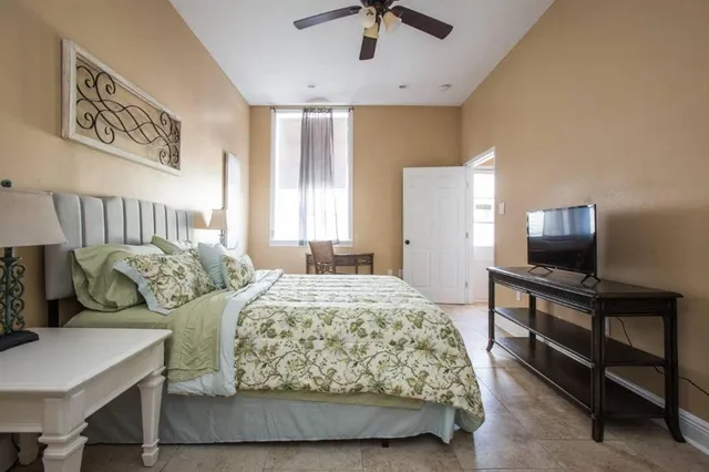 $1,700 | 512 Pelican Avenue, Unit B, New Orleans, LA 70114