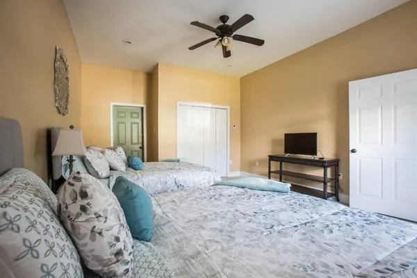 $1,700 | 512 Pelican Avenue, Unit B, New Orleans, LA 70114