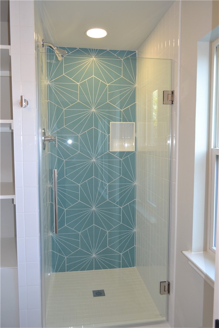 7206 Meador Avenue, Unit B Austin, TX 78752 - Photo 9 of 19 Primary bathroom