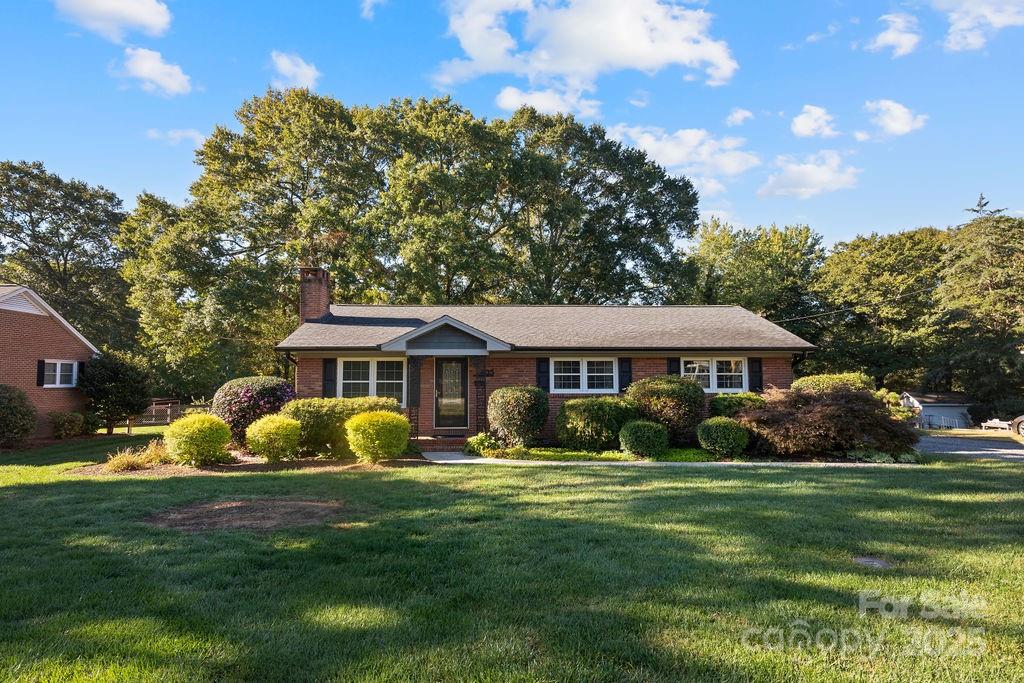 403 West Lewis Road Dallas, NC 28034 - Photo 1 of 40 Gallery Image 1