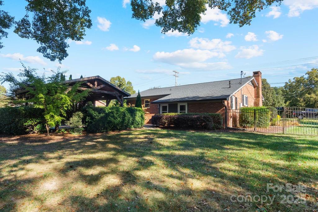 403 West Lewis Road Dallas, NC 28034 - Photo 23 of 40 Gallery Image 23