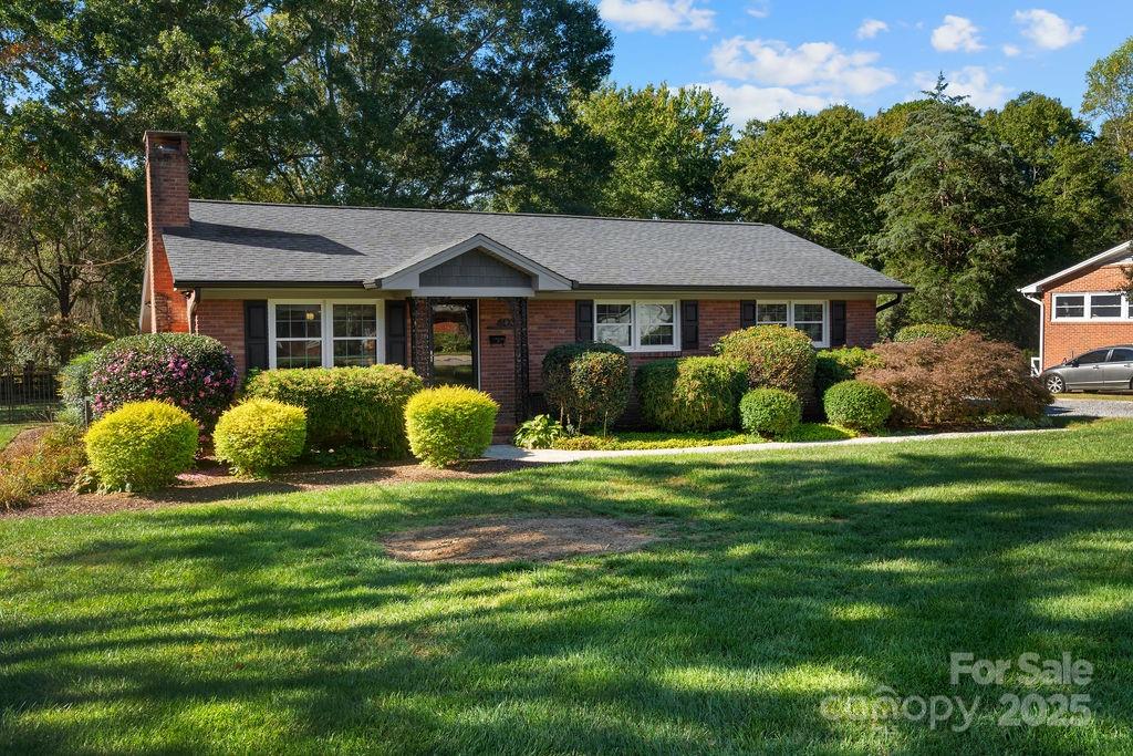 403 West Lewis Road Dallas, NC 28034 - Photo 5 of 40 Gallery Image 5