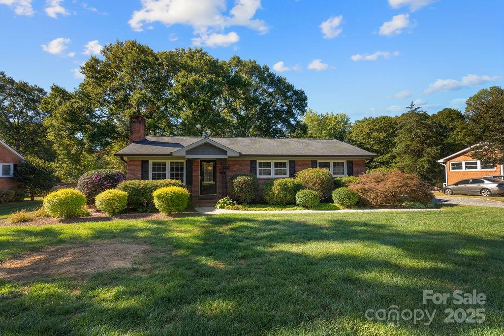 403 West Lewis Road Dallas, NC 28034 - Photo 7 of 40 Gallery Image 7
